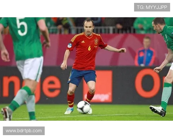 探寻都灵俱乐部百年沉浮与城市足球文化传承发展的轨迹全貌之旅途