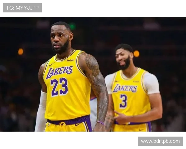 湖人队新赛季目标明确詹姆斯与戴维斯联手冲击总冠军
