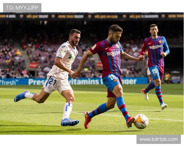 西班牙足球甲级联赛赛季动态分析及球队表现趋势探讨