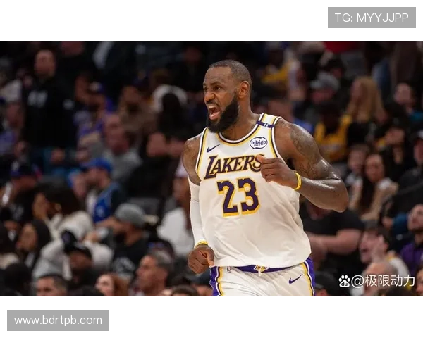 詹姆斯率湖人逆转勇士 全队火力全开掀起新赛季最震撼一战
